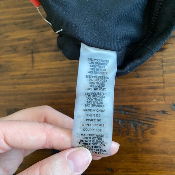 Good American Shirred Sports Bra Black Size 0 XS Stretch Compression Women’s - Picture 10 of 10